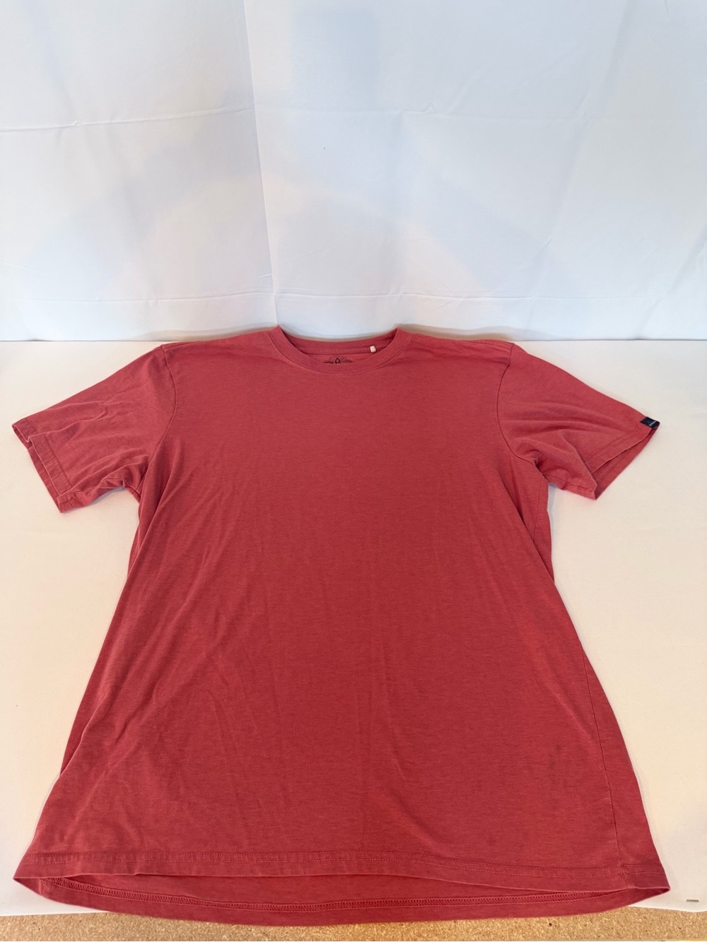 Prana Men's size XL Casual Crewneck T-Shirt - Dusty Red